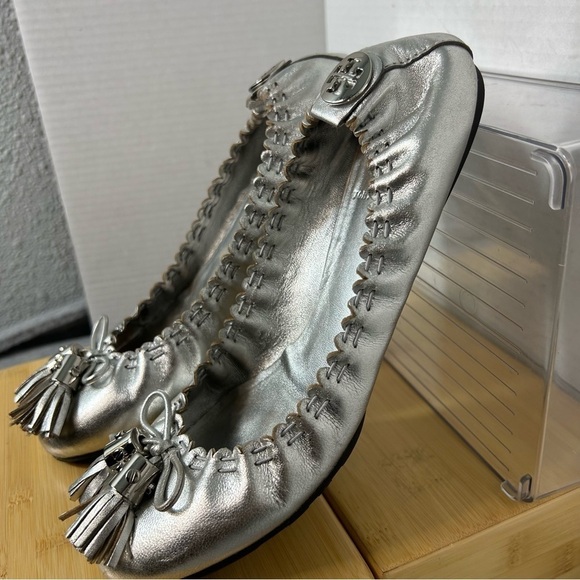 Tory Burch Reese Gold Metallic Ballet Leather Flats w/ Tassels Size 7.5 - Picture 6 of 6